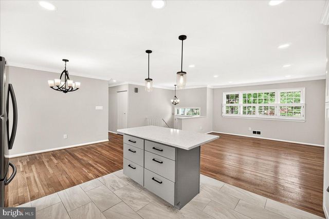 11905 HUNTERS LN, Rockville, MD 20852