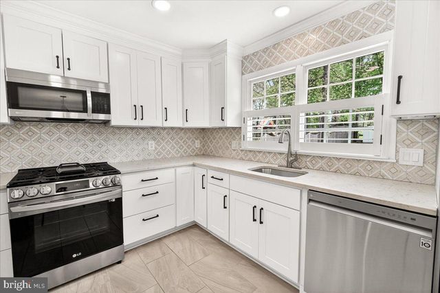 11905 HUNTERS LN, Rockville, MD 20852