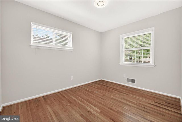 11905 HUNTERS LN, Rockville, MD 20852