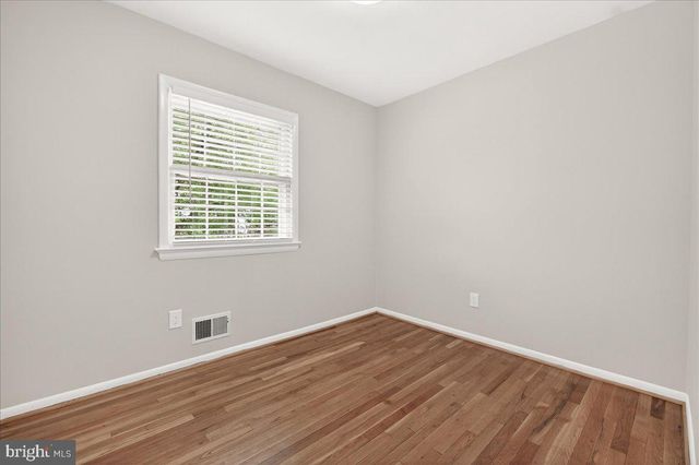 11905 HUNTERS LN, Rockville, MD 20852