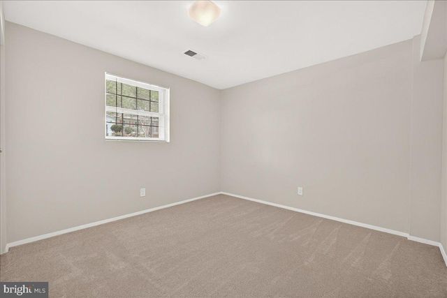 11905 HUNTERS LN, Rockville, MD 20852