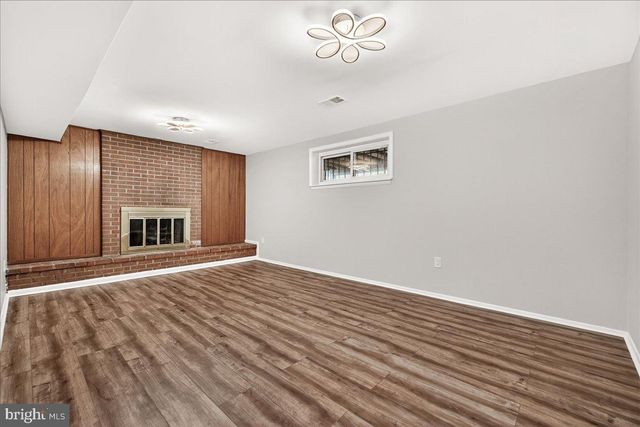 11905 HUNTERS LN, Rockville, MD 20852