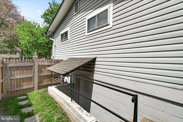 11905 HUNTERS LN, Rockville, MD 20852