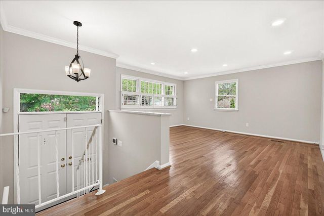 11905 HUNTERS LN, Rockville, MD 20852