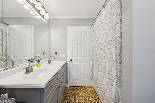 8165 Laurel Drive SW, Covington, GA 30014
