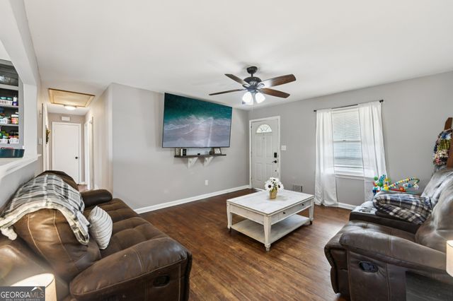 8165 Laurel Drive SW, Covington, GA 30014
