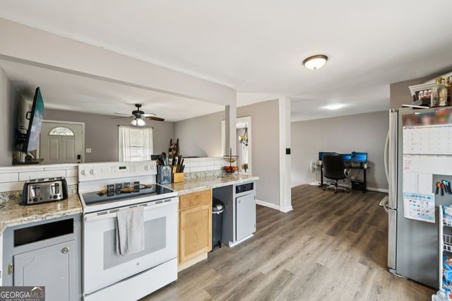 8165 Laurel Drive SW, Covington, GA 30014
