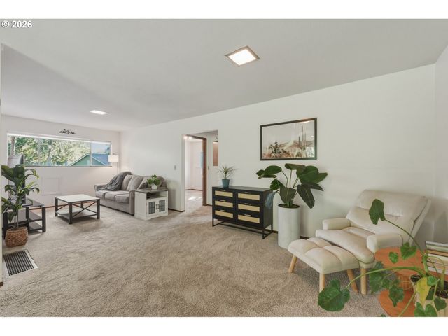 19872 WHITE CLOUD Cir, West Linn, OR 97068