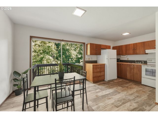 19872 WHITE CLOUD Cir, West Linn, OR 97068