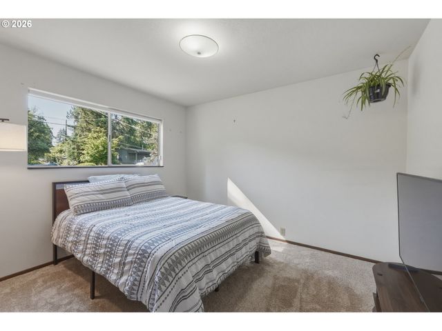 19872 WHITE CLOUD Cir, West Linn, OR 97068