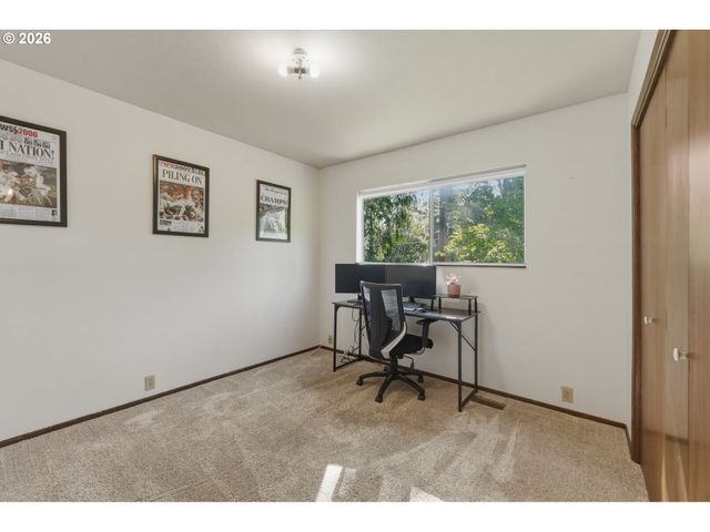 19872 WHITE CLOUD Cir, West Linn, OR 97068