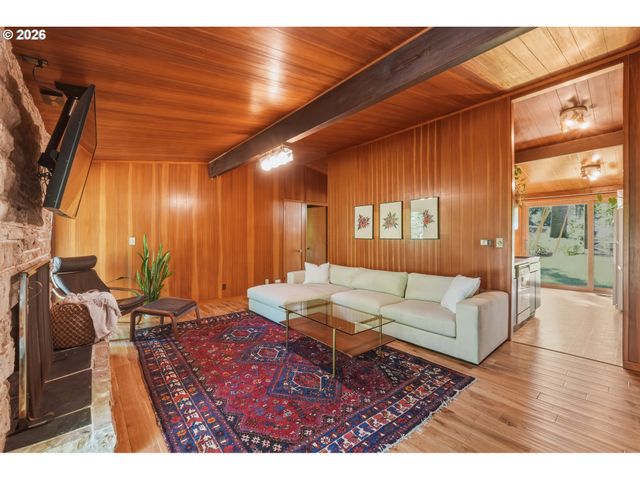 19872 WHITE CLOUD Cir, West Linn, OR 97068