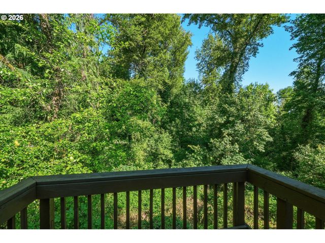 19872 WHITE CLOUD Cir, West Linn, OR 97068