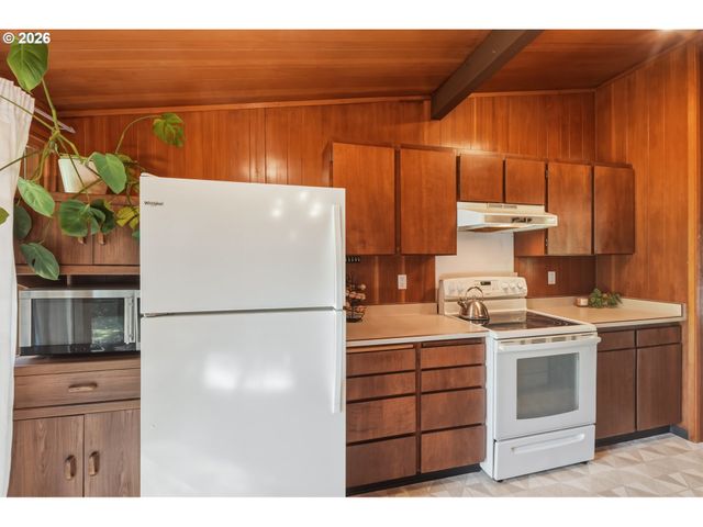 19872 WHITE CLOUD Cir, West Linn, OR 97068
