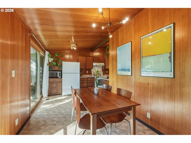 19872 WHITE CLOUD Cir, West Linn, OR 97068