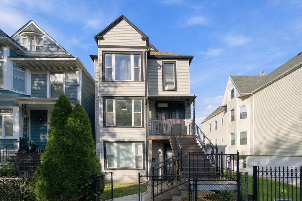 8938 S Exchange Avenue, Chicago, IL 60617 — exterior
