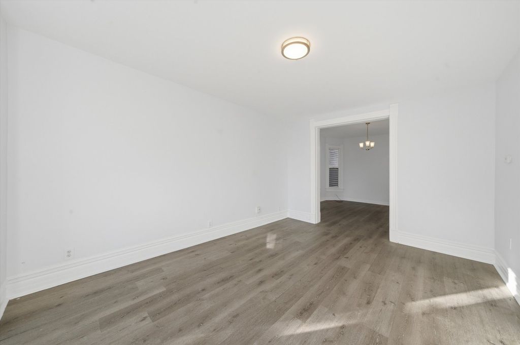 8938 S Exchange Avenue, Chicago, IL 60617 — photo 5