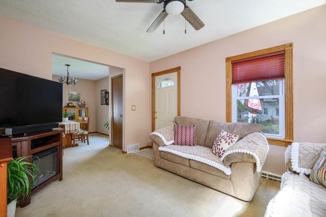 1733 Heath Avenue, Madison, WI 53704
