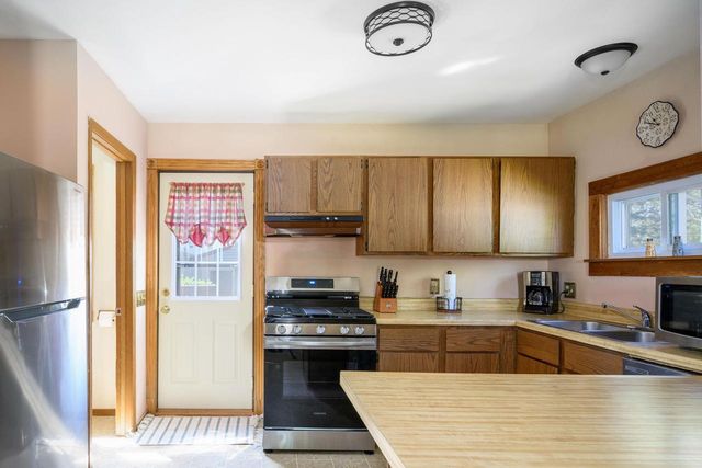 1733 Heath Avenue, Madison, WI 53704