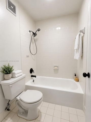 12124 Saint Andrews Place 305, Miramar, FL 33025