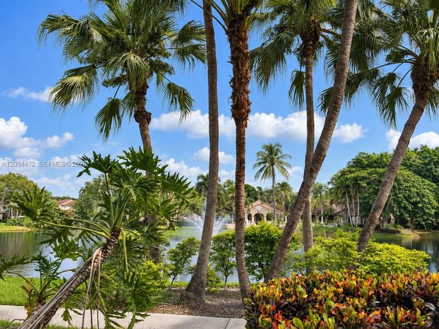 12124 Saint Andrews Place 305, Miramar, FL 33025