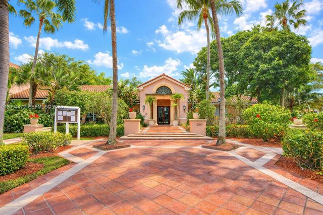 12124 Saint Andrews Place 305, Miramar, FL 33025