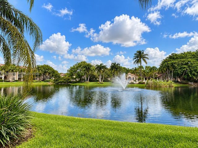 12124 Saint Andrews Place 305, Miramar, FL 33025