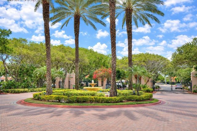 12124 Saint Andrews Place 305, Miramar, FL 33025