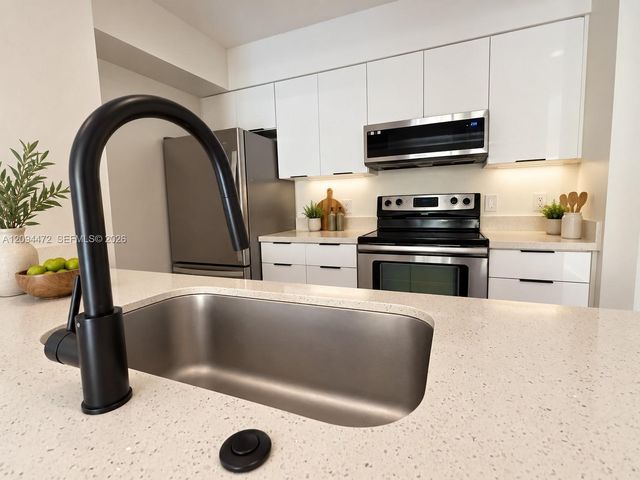 12124 Saint Andrews Place 305, Miramar, FL 33025