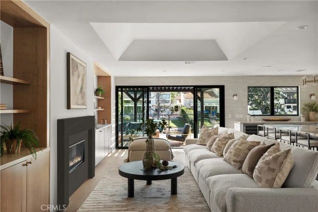 2398 Leeward Circle, Westlake Village, CA 91361