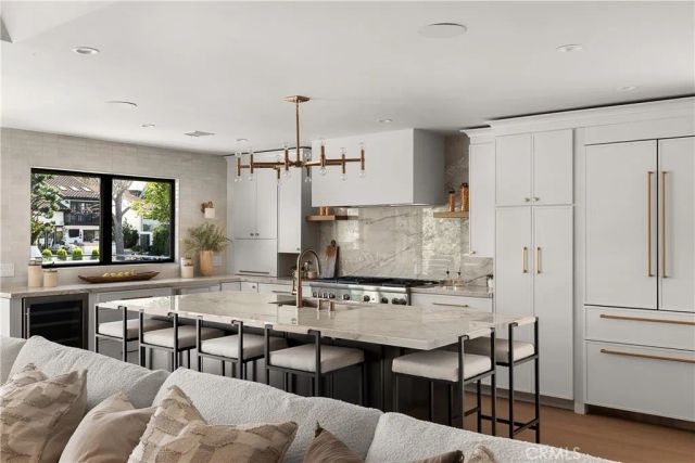 2398 Leeward Circle, Westlake Village, CA 91361