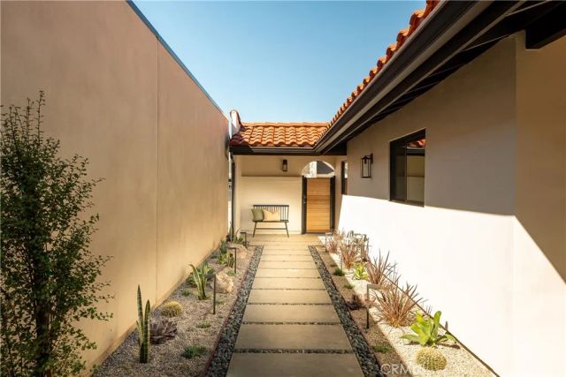 2398 Leeward Circle, Westlake Village, CA 91361