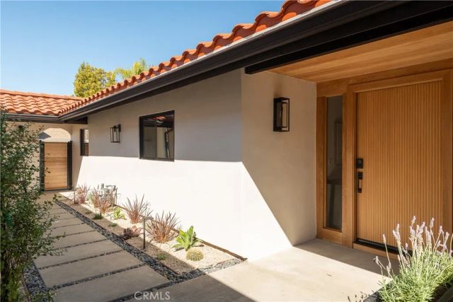 2398 Leeward Circle, Westlake Village, CA 91361