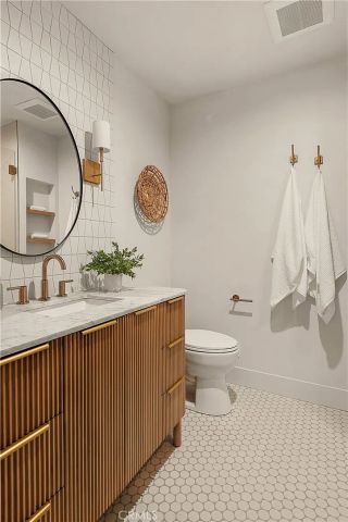 2398 Leeward Circle, Westlake Village, CA 91361