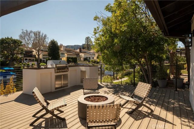 2398 Leeward Circle, Westlake Village, CA 91361