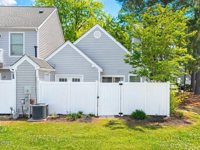 5010 Avenida Del Sol Drive, Raleigh, NC 27616