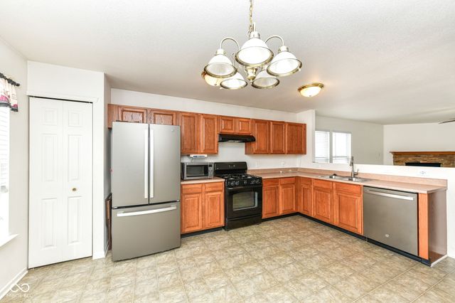 10907 Mansfield Way, Ingalls, IN 46048