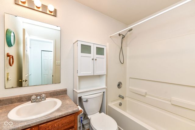 10907 Mansfield Way, Ingalls, IN 46048