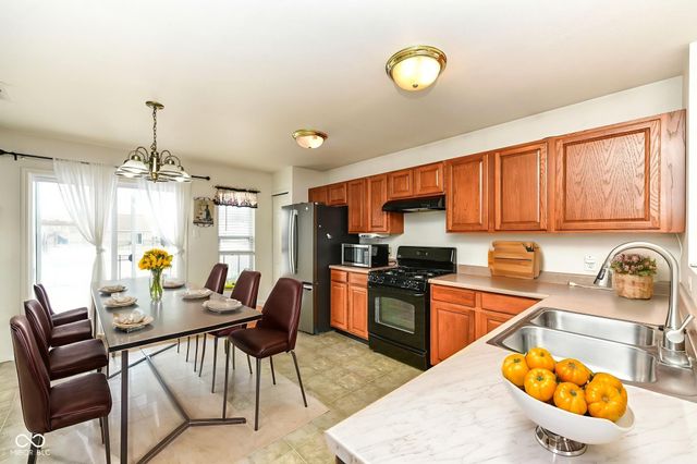 10907 Mansfield Way, Ingalls, IN 46048