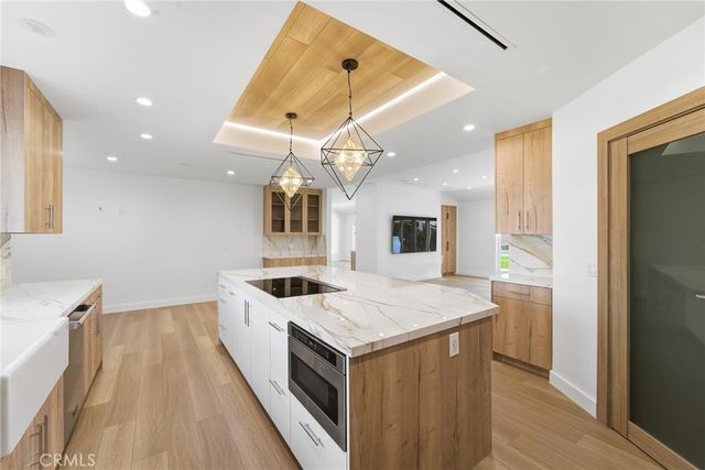 19510 Merridy, Northridge, CA 91324