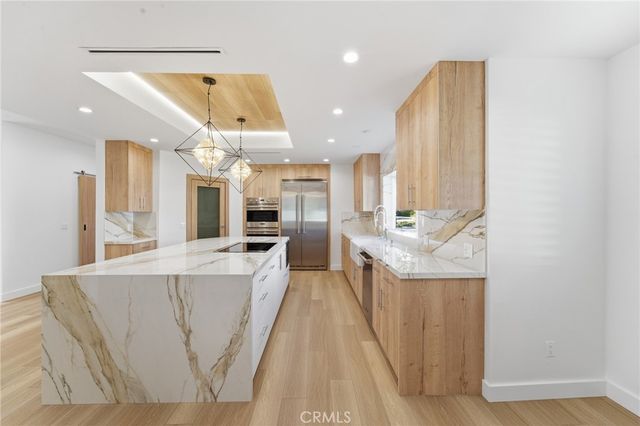 19510 Merridy, Northridge, CA 91324