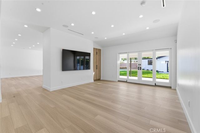 19510 Merridy, Northridge, CA 91324