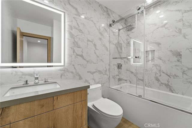 19510 Merridy, Northridge, CA 91324