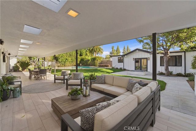 19510 Merridy, Northridge, CA 91324