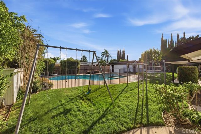 19510 Merridy, Northridge, CA 91324