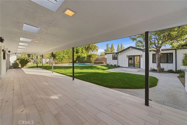 19510 Merridy, Northridge, CA 91324