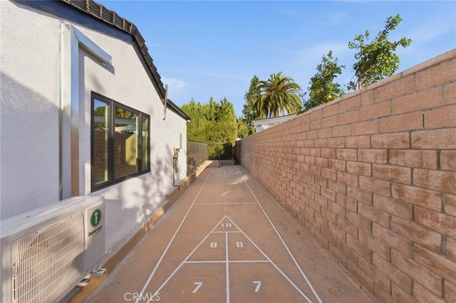 19510 Merridy, Northridge, CA 91324