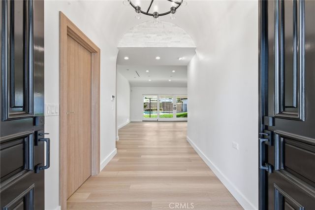 19510 Merridy, Northridge, CA 91324