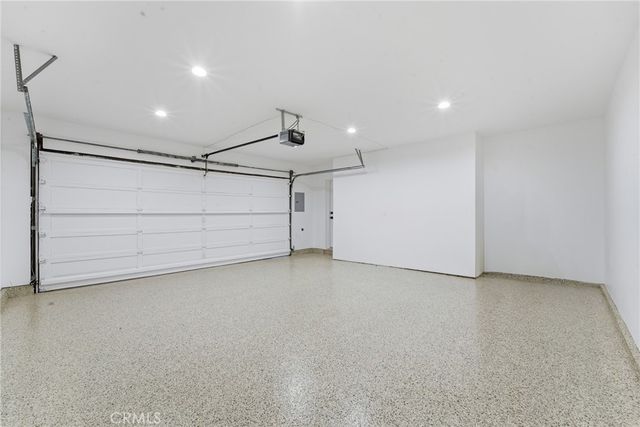 19510 Merridy, Northridge, CA 91324