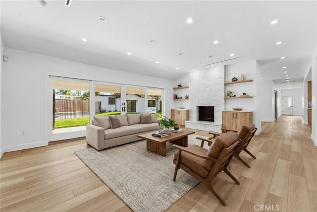 19510 Merridy, Northridge, CA 91324